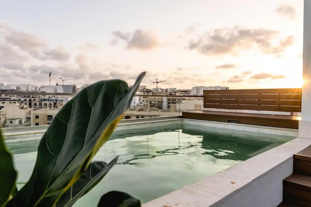 Апартаменти Luxurious & Stylish Penthouse With Private Pool Мсіда Екстер'єр фото