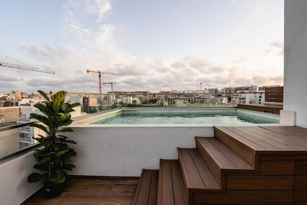 Апартаменти Luxurious & Stylish Penthouse With Private Pool Мсіда Екстер'єр фото